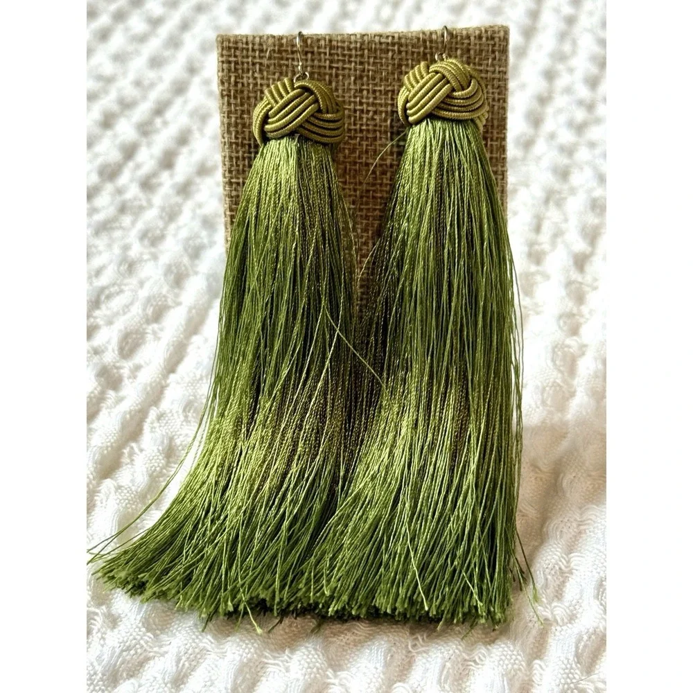 VINTAGE KNOT EARRINGS WITH GREEN TASSELS THREAD 4.75